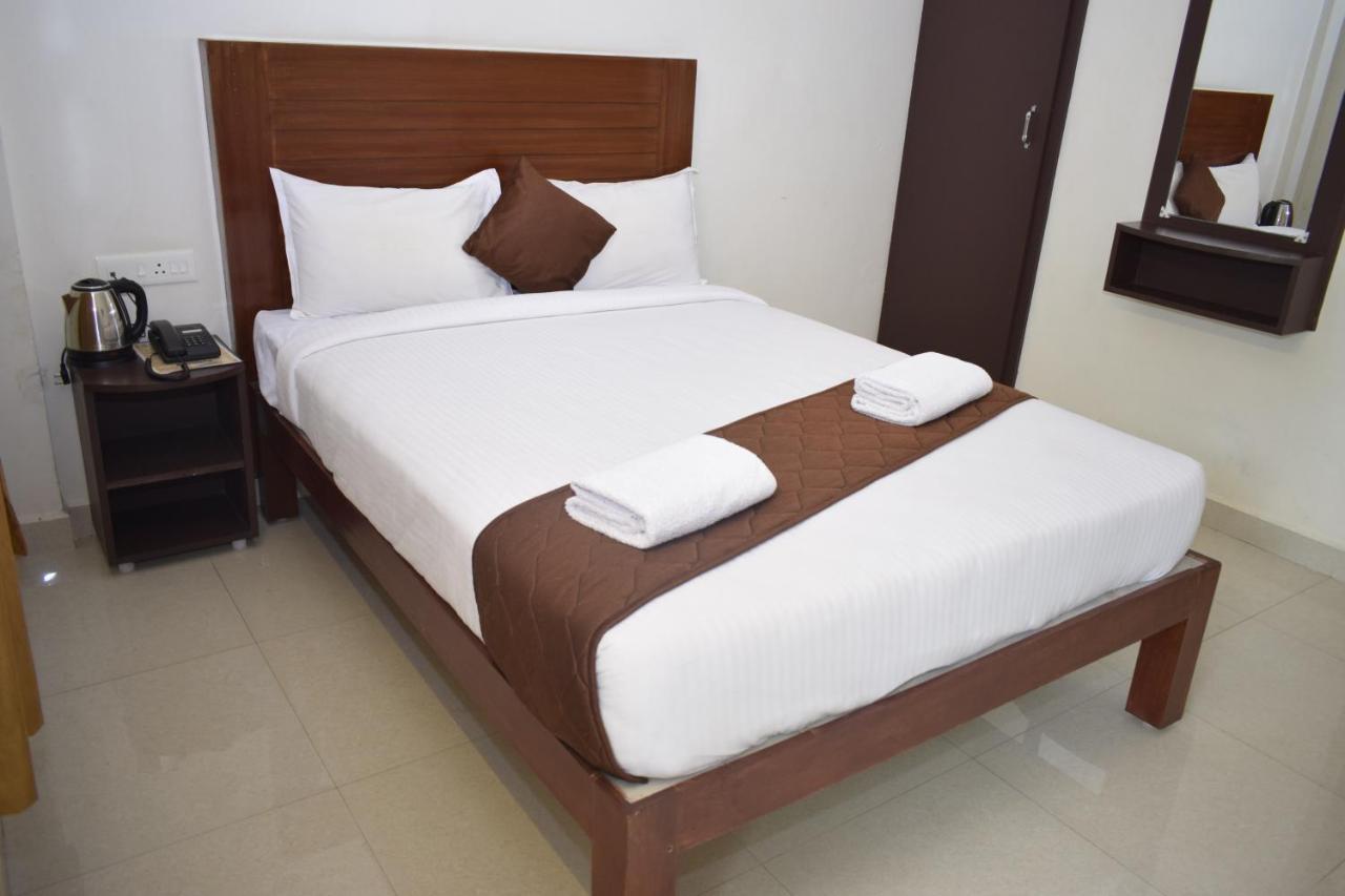 Rani Residency Hotel Пондичери Екстериор снимка