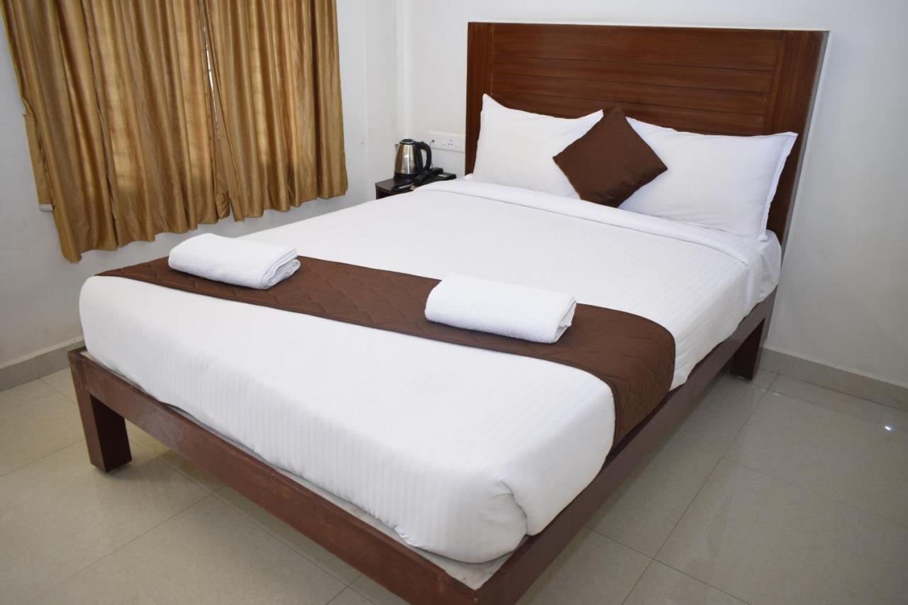 Rani Residency Hotel Пондичери Екстериор снимка