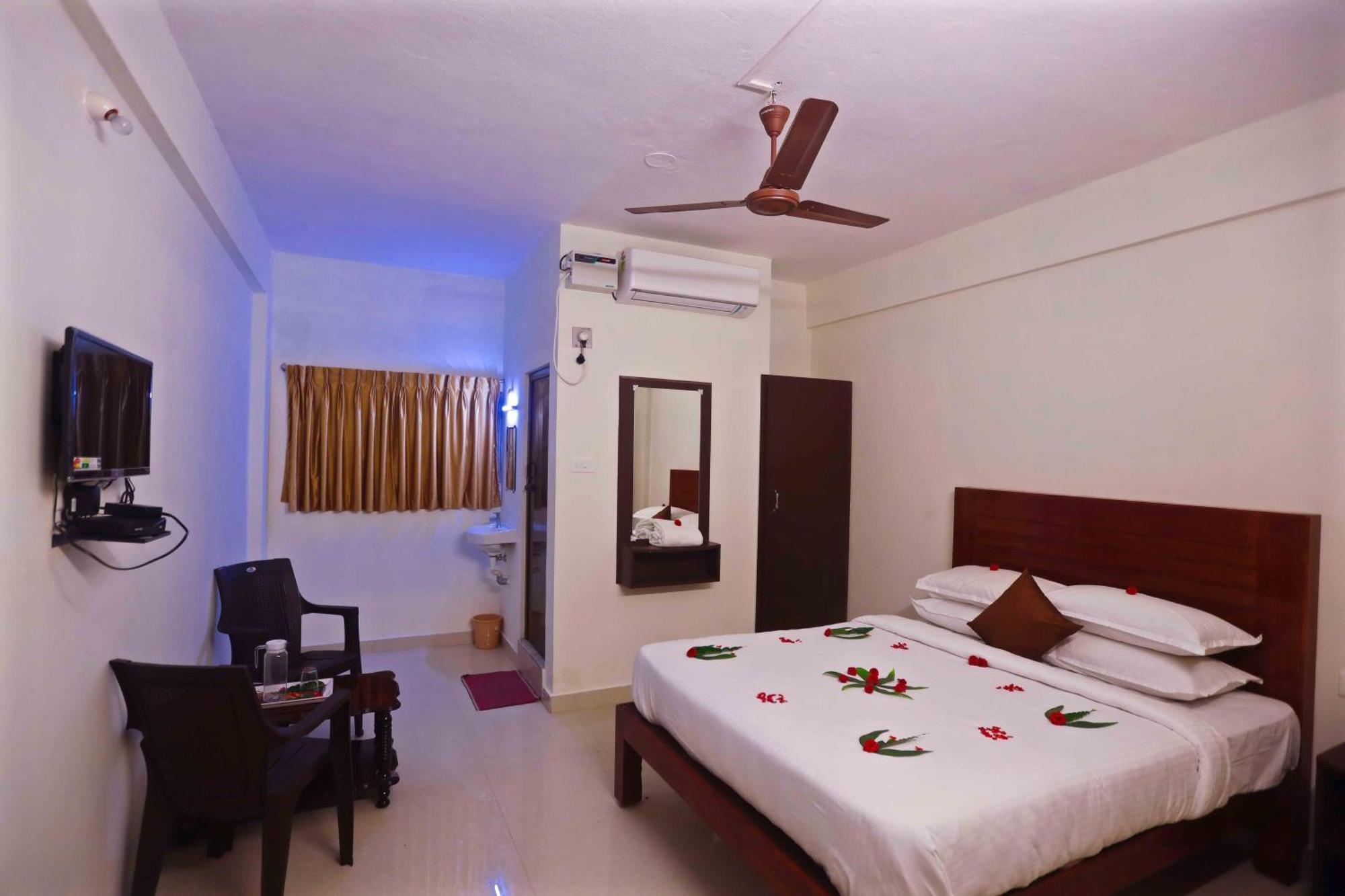 Rani Residency Hotel Пондичери Екстериор снимка