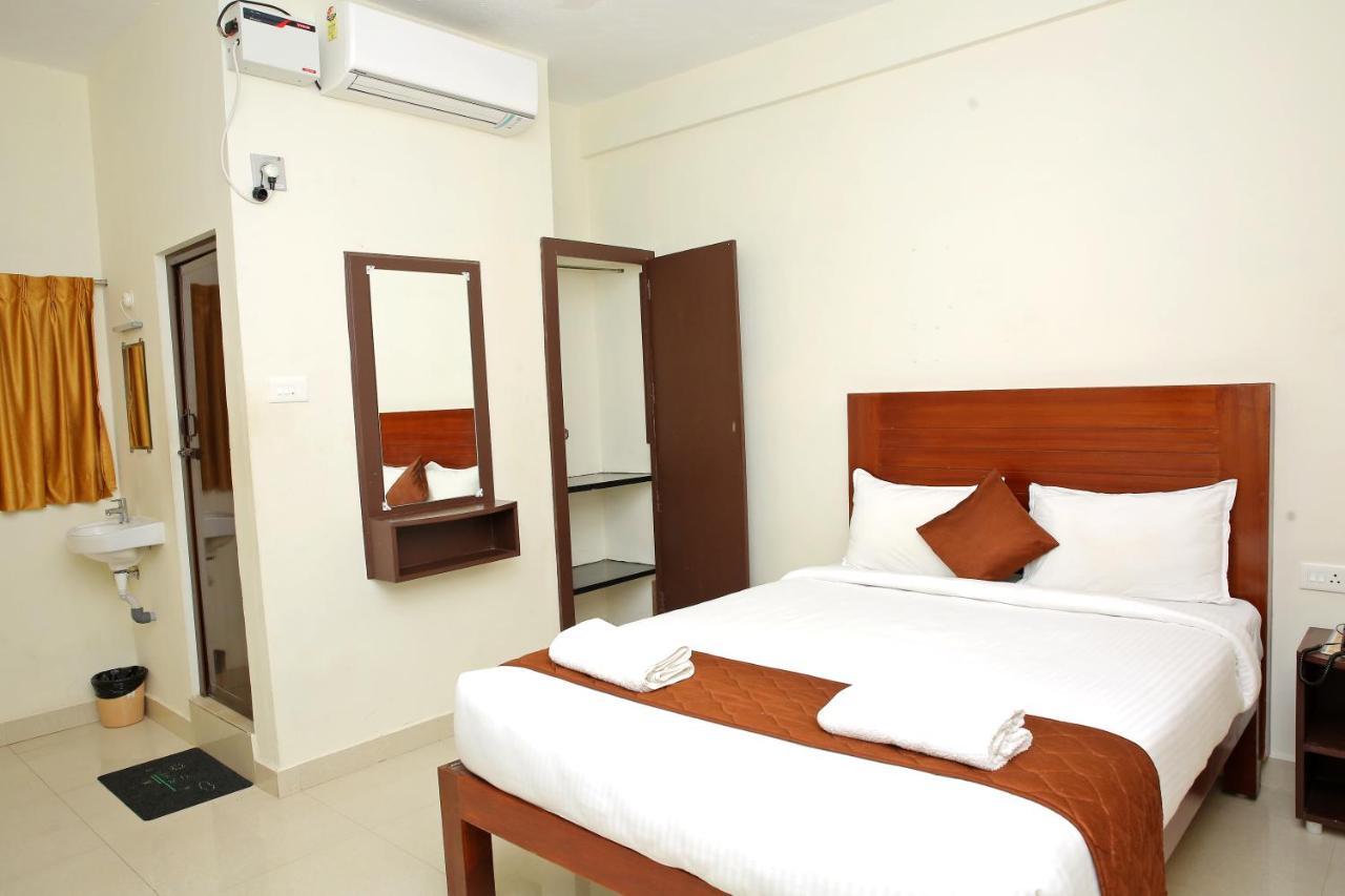 Rani Residency Hotel Пондичери Екстериор снимка
