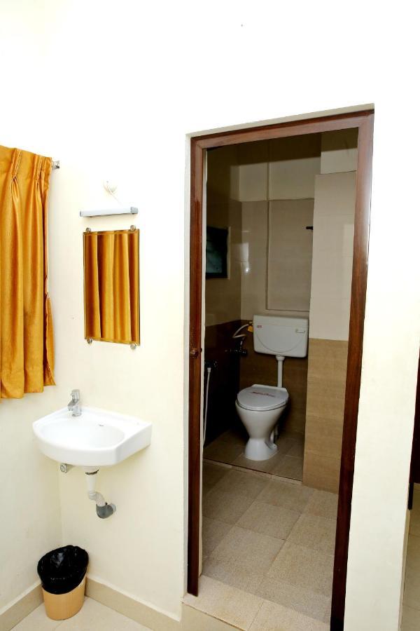 Rani Residency Hotel Пондичери Екстериор снимка