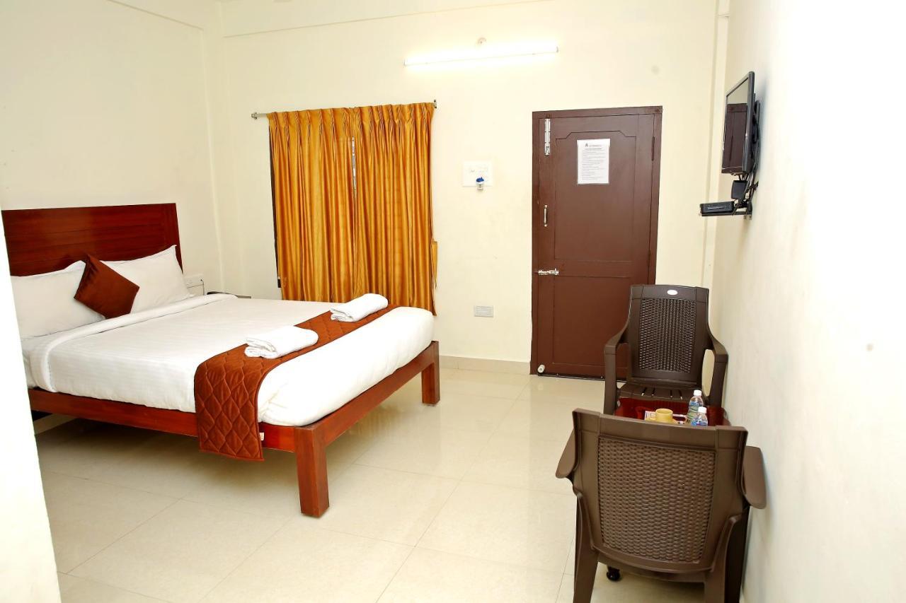 Rani Residency Hotel Пондичери Екстериор снимка