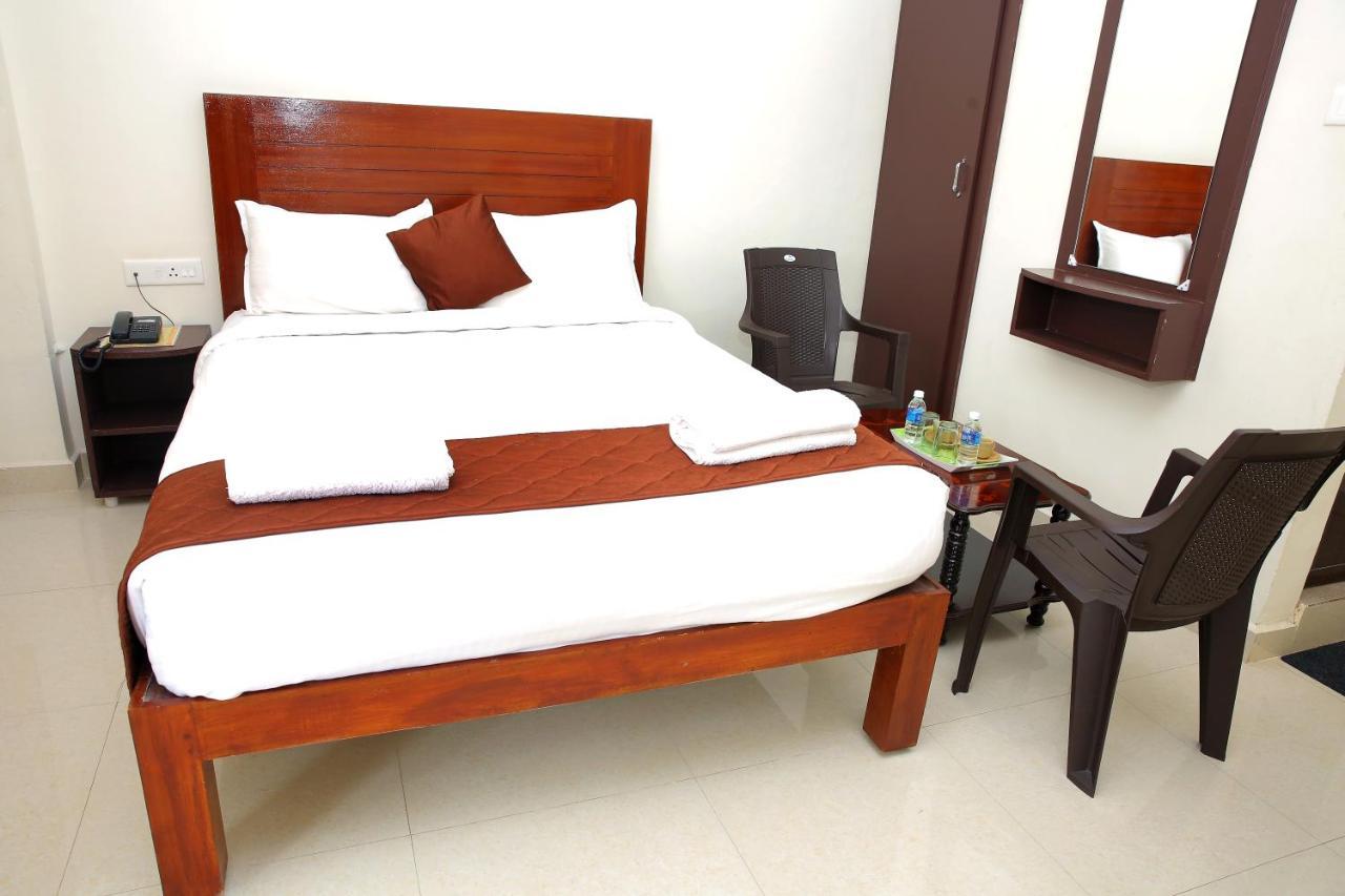 Rani Residency Hotel Пондичери Екстериор снимка