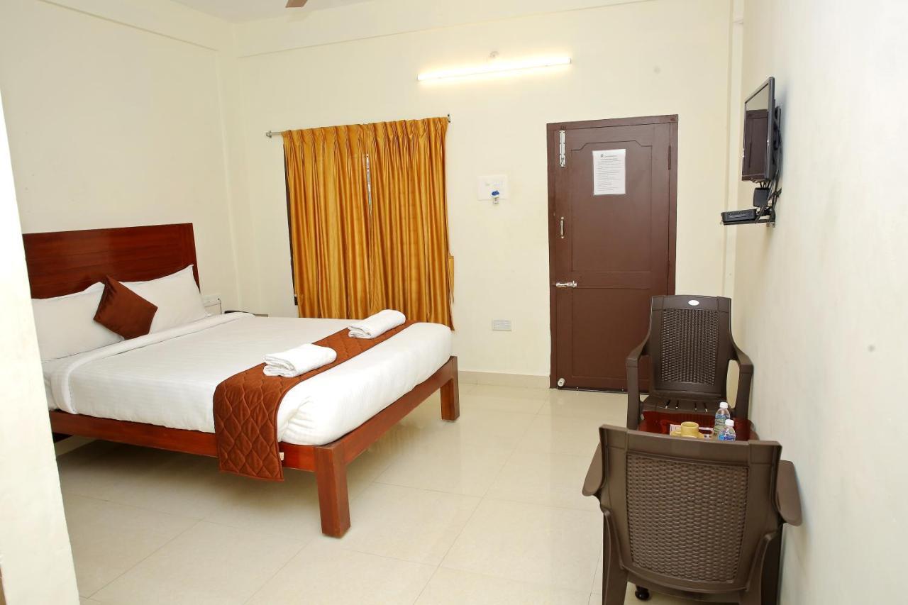 Rani Residency Hotel Пондичери Екстериор снимка
